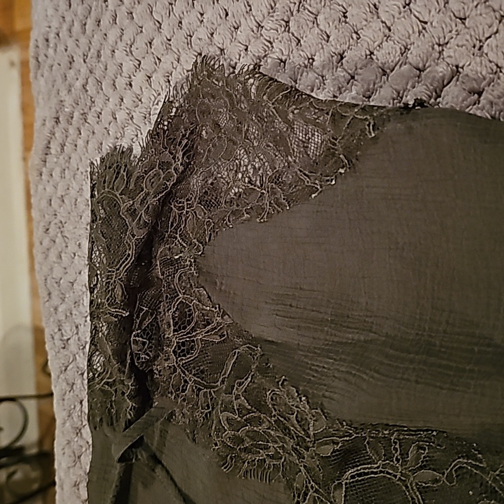 Olive green top - Picture 2 of 4